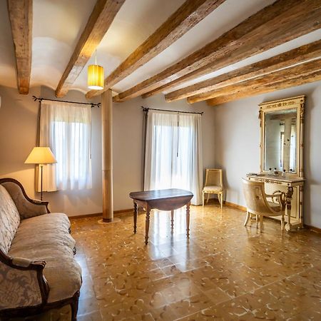 Lo Palauet De La Muralla Balaguer Bagian luar foto