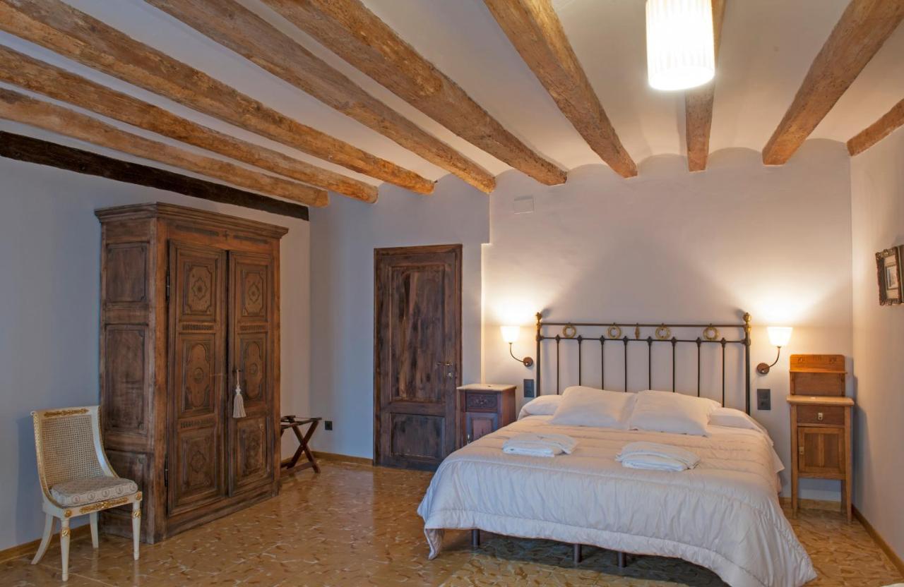 Lo Palauet De La Muralla Balaguer Bagian luar foto