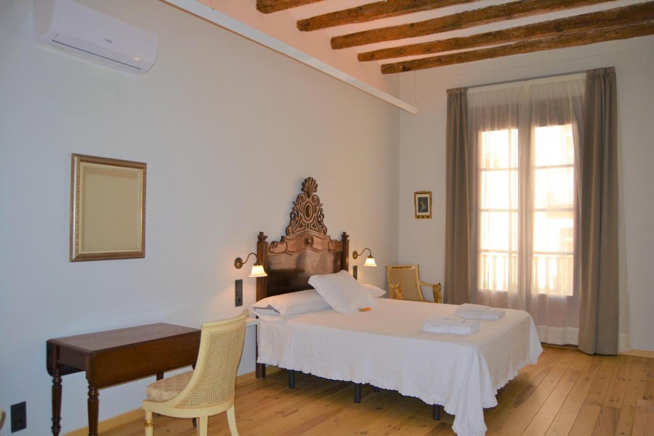Lo Palauet De La Muralla Balaguer Bagian luar foto