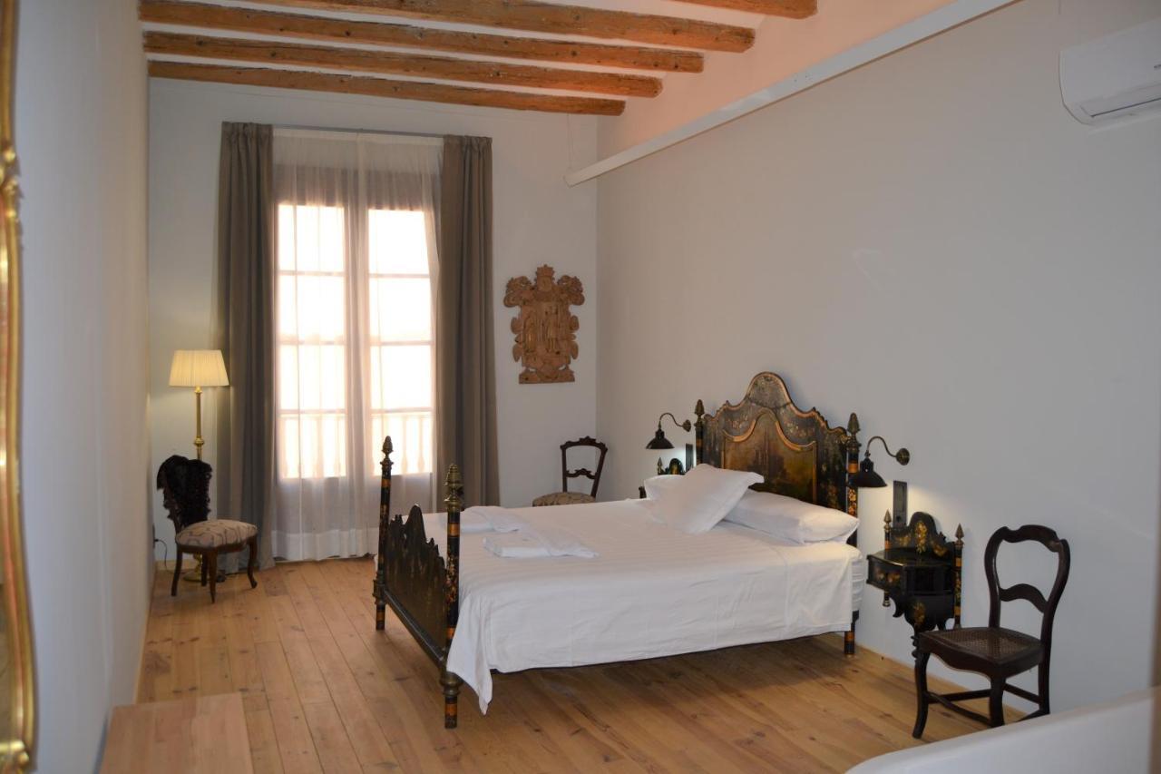 Lo Palauet De La Muralla Balaguer Bagian luar foto