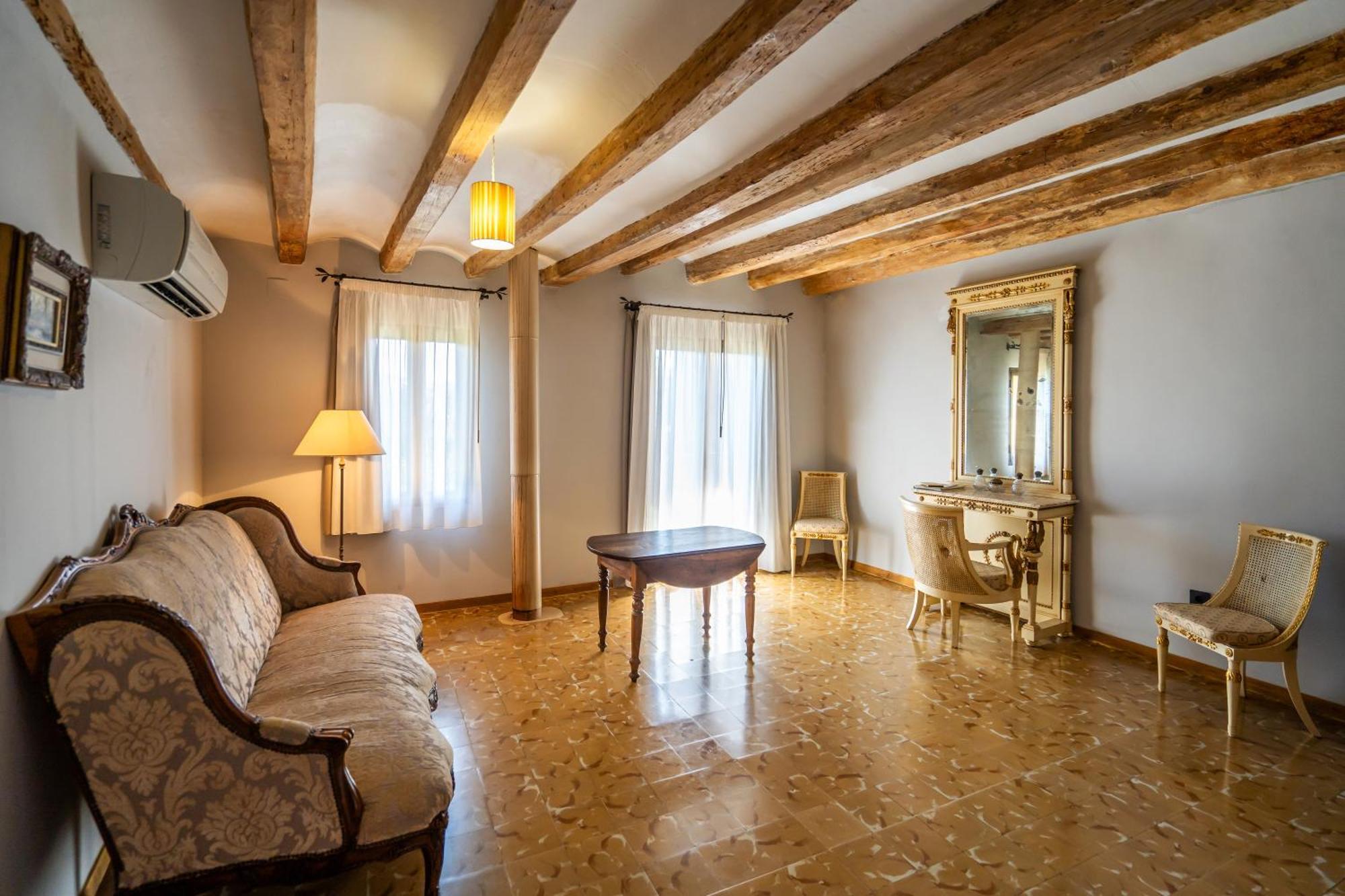 Lo Palauet De La Muralla Balaguer Bagian luar foto